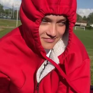 Meet your Posher, Isabella